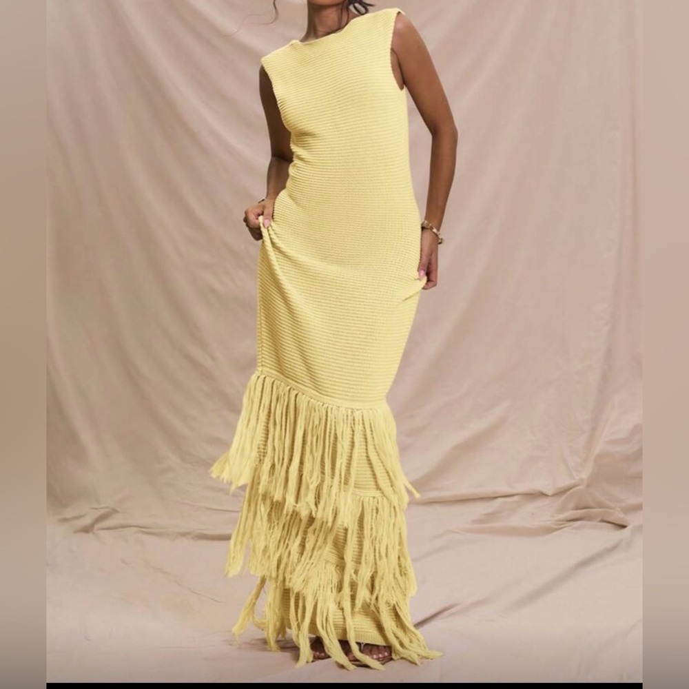 Sleeveless Yellow Fringe Maxi Dress - Picture 3 of 4